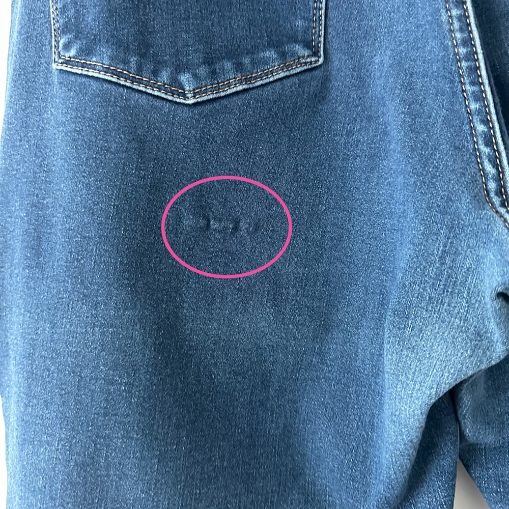 EUC Levi's Women's 311 Shaping Skinny Jeans - Dark Blue Wash / Size 32 - Picture 7 of 7